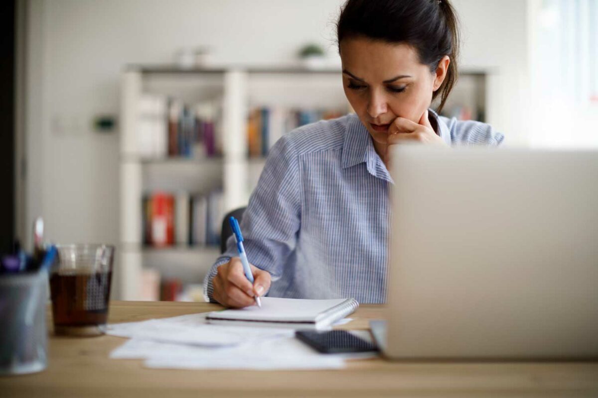 Online, virtual learning, woman studying on a laptop – Society of Tissue Viability event